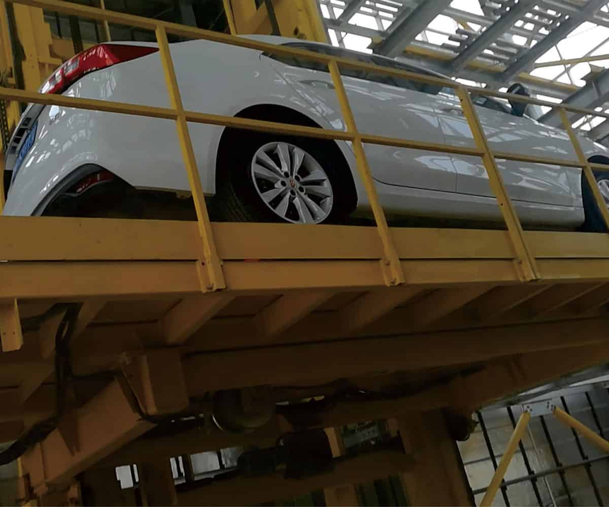 白銀市倉儲式立體停車設備